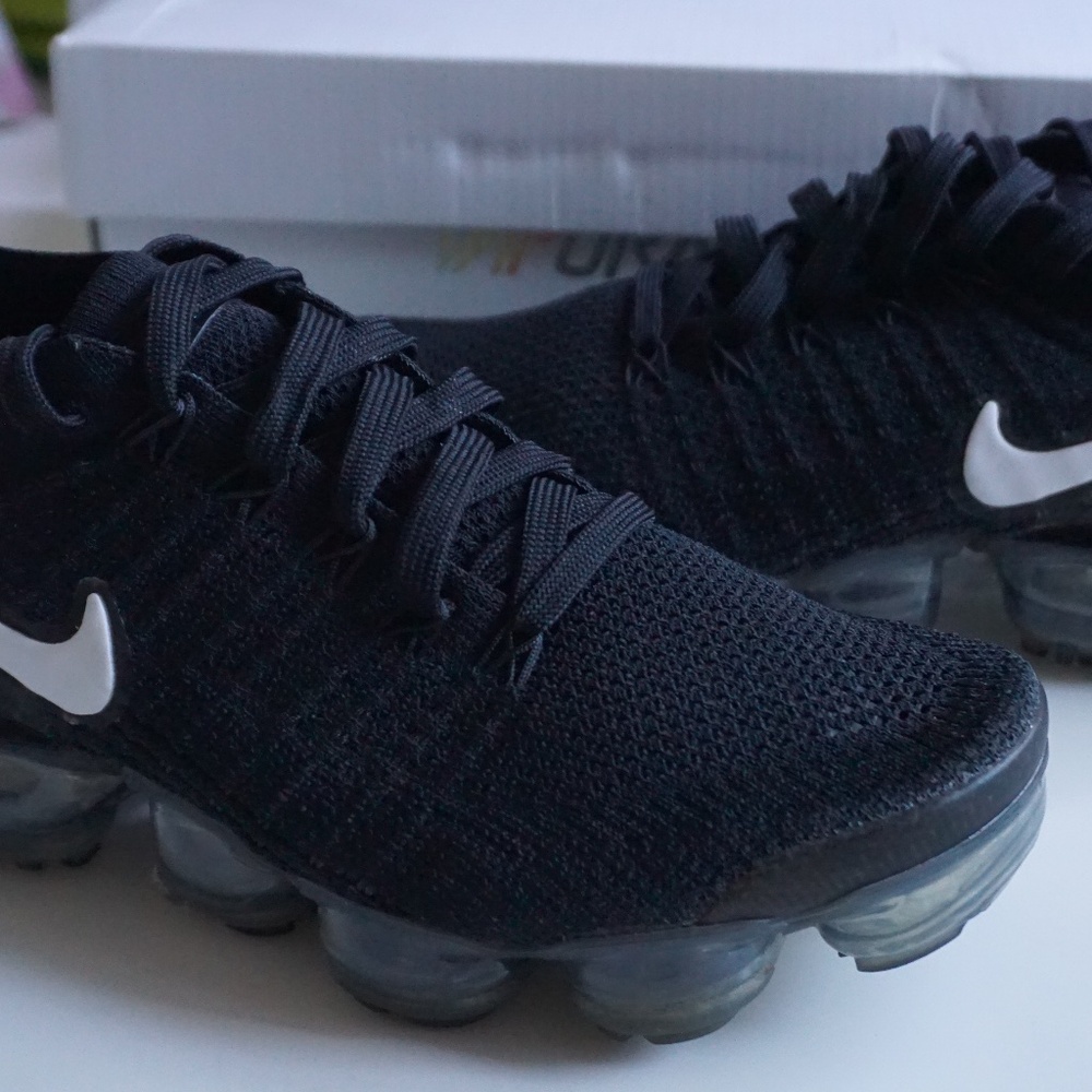 NIKE | WOMEN'S NIKE AIR VAPORMAX FLYNIT 2